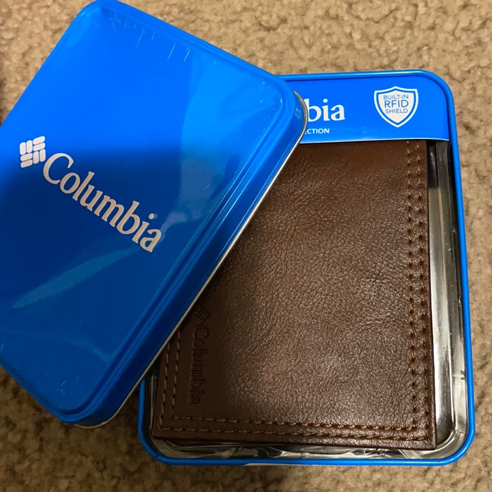 Columbia wallet